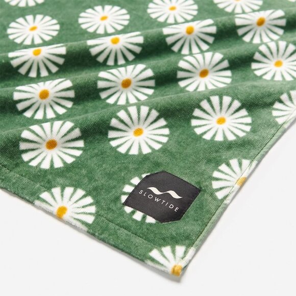 Slowtide Other - Slowtide Green Sun Dazed Beach Towel (NWT)